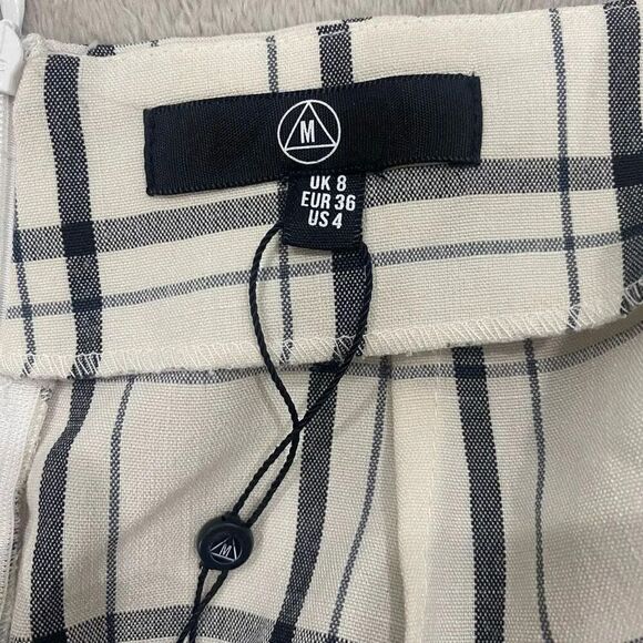 PrettyLittleThing White Grid Shorts Size 4 - Picture 6 of 6